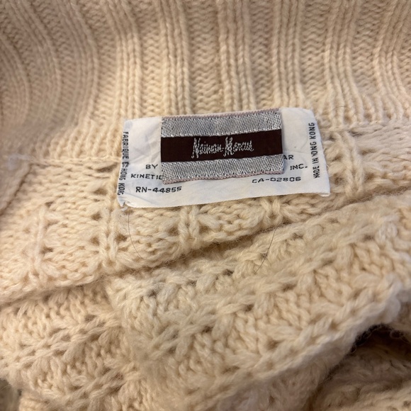 Neiman Marcus Cream Double-Breasted Cardigan - Picture 6 of 7